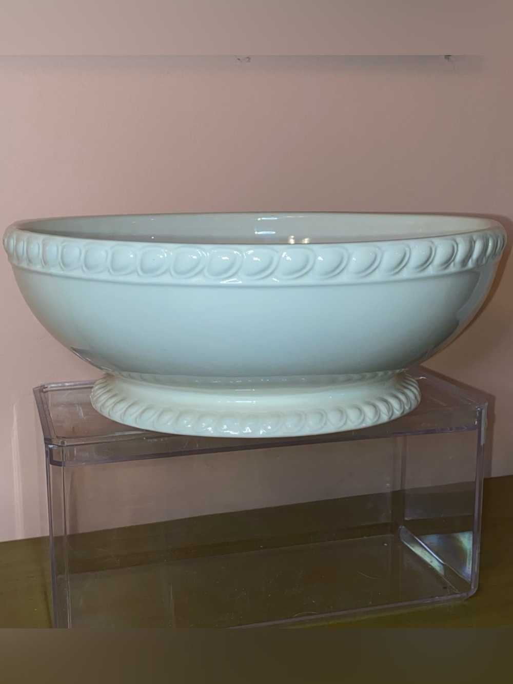 GOURMET EXPRESSIONS “Chalmers” Vintage Ceramic Centerpiece Serving Bowl White